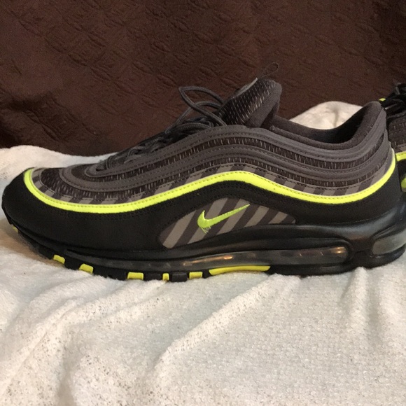 Nike Gray and Neon Yellow Sneakers - Picture 2 of 5